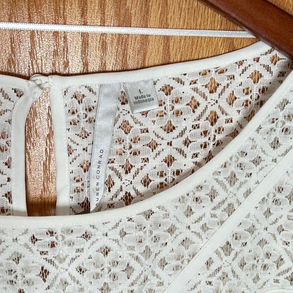 Lauren Conrad blouse. White, sheer, size L. - Picture 5 of 5